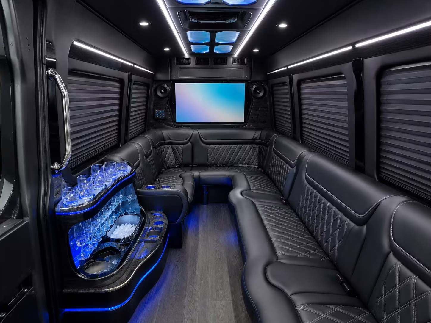 you ll love using charterbusrentalphiladelphiapa com for philadelphia school field trip and university group transportation